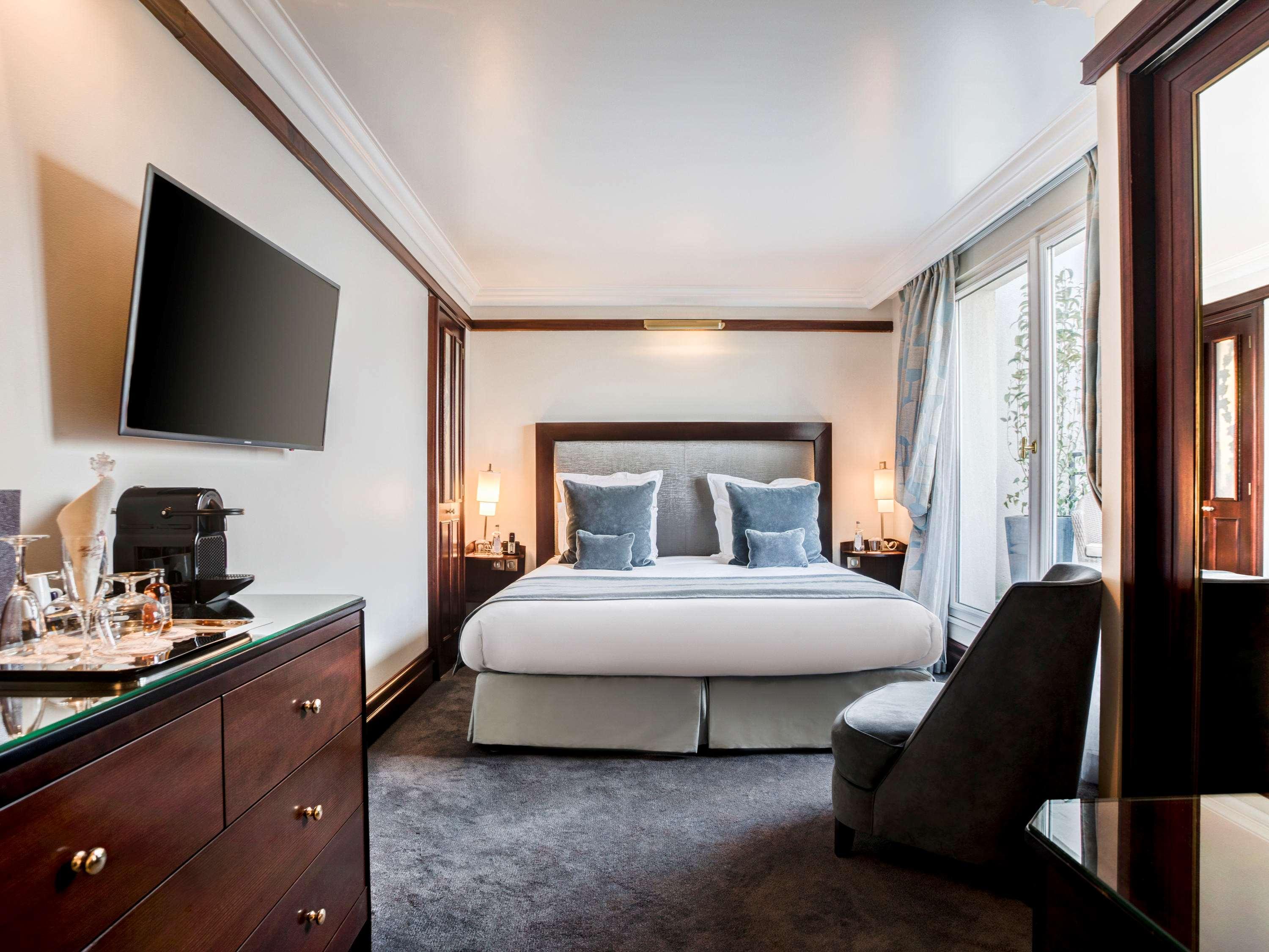 Hotel Pont Royal Παρίσι Εξωτερικό φωτογραφία A room at the hotel