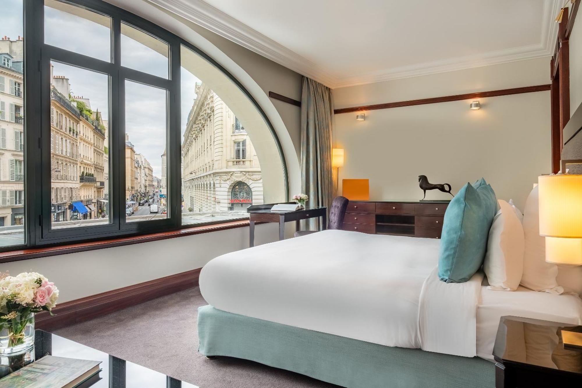 Hotel Pont Royal Παρίσι Εξωτερικό φωτογραφία A room at the hotel